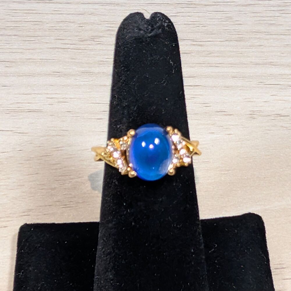 Vintage Style Mood Ring Adjustable Gold Tone Blue Color Change Cabochon Ring